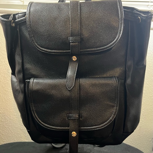 Bella Russo Handbags - Sleek‎ Black Women's Leather Backpack